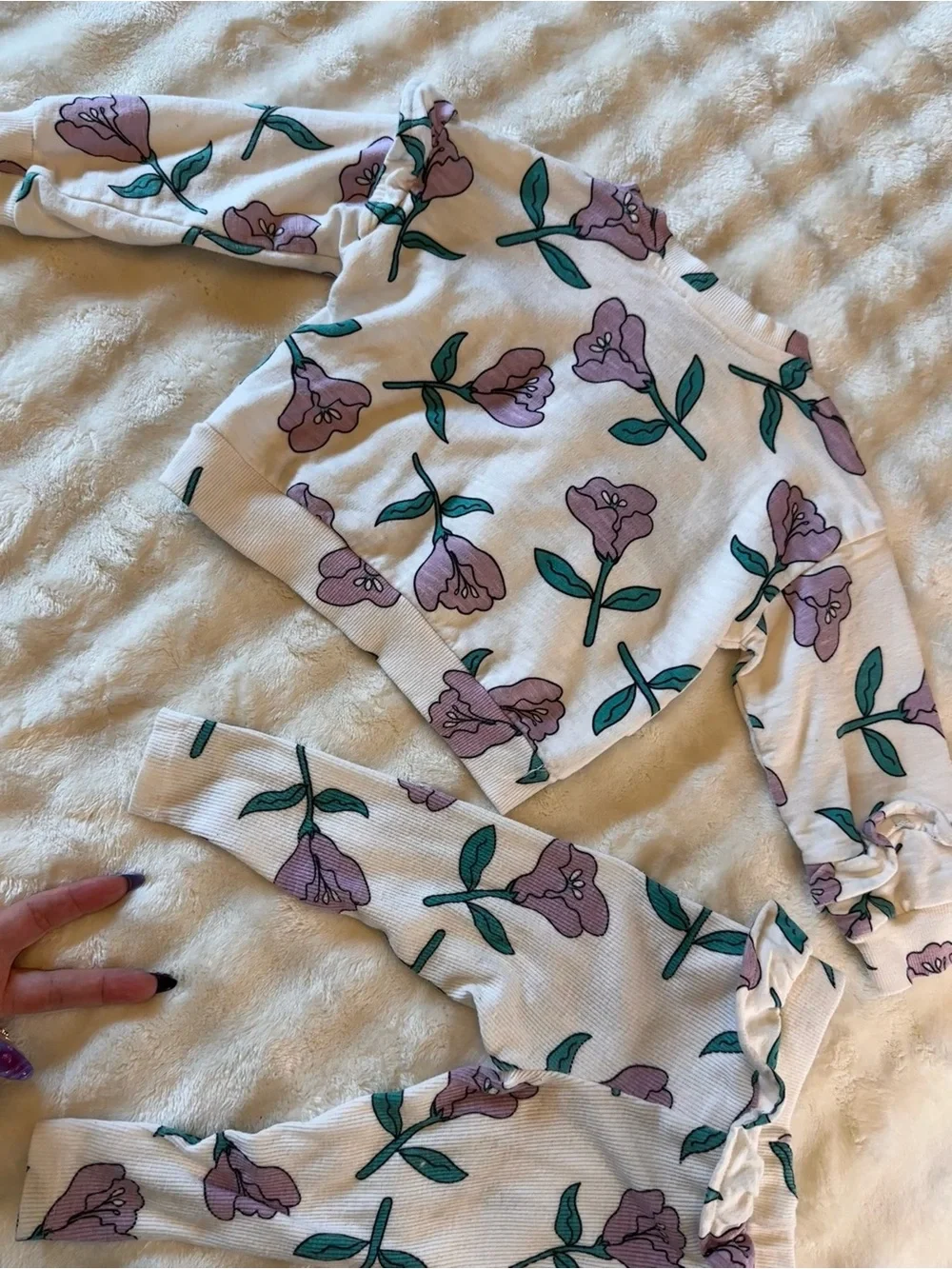 Jessica Simpson White Floral Ruffle Sweatshirt & Leggings Set w/ 4 pack Blankets